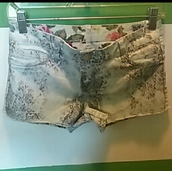 Flip Side Reversible Jean Shorts - Picture 4 of 5